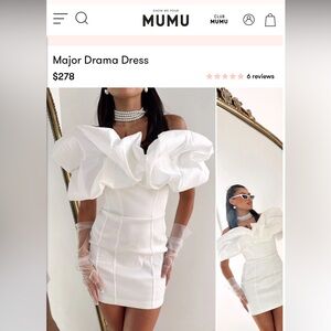 NEVER WORN!! Size M.